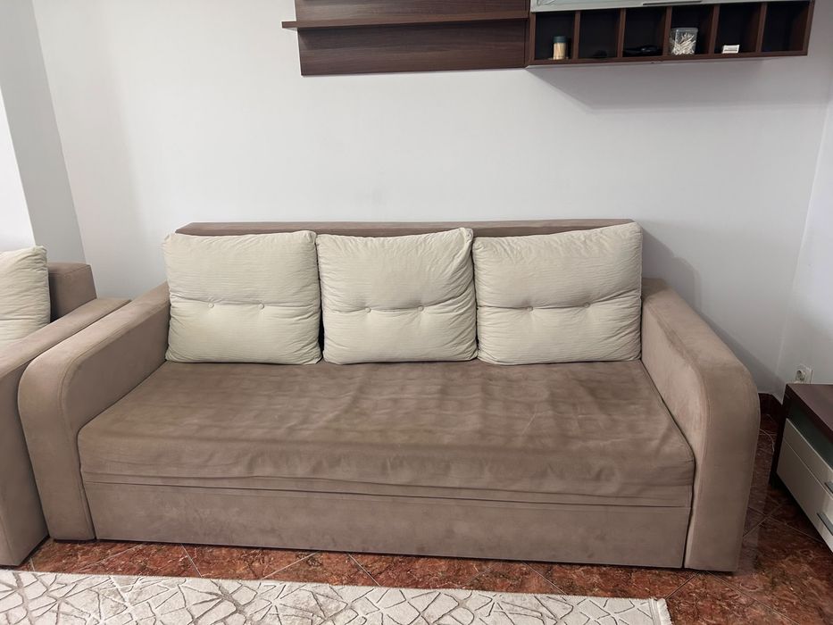 Set de canapele moderne.