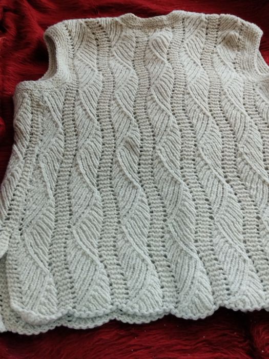 Нови пуловери, елеци-100%вълна..