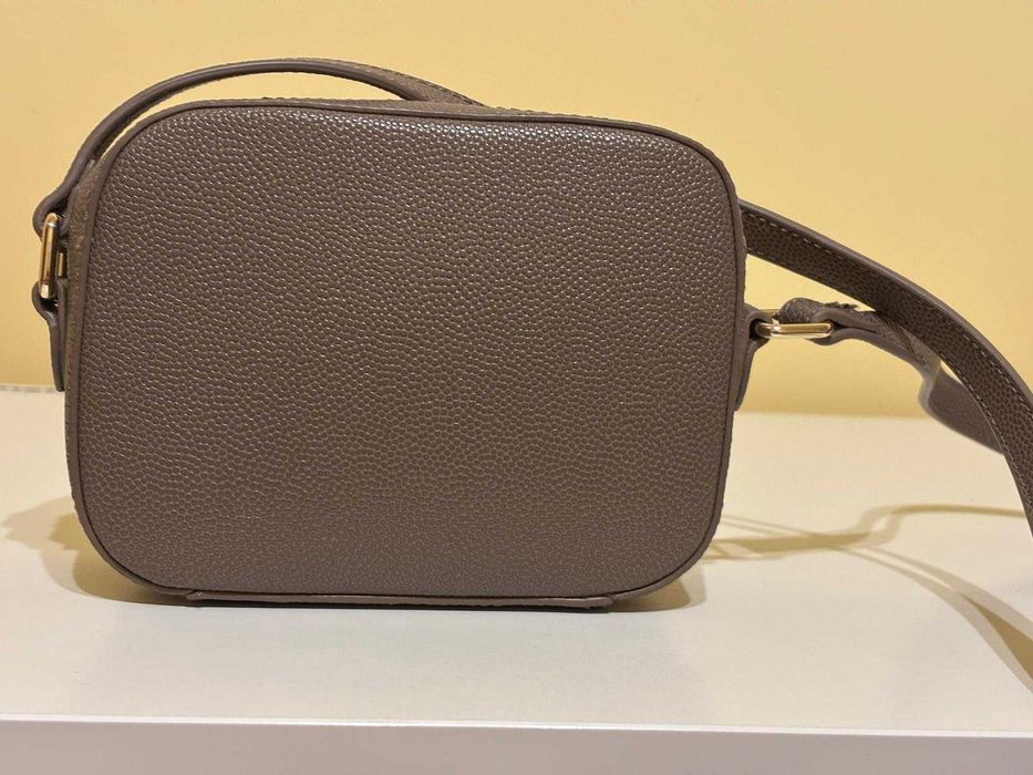 Vând geantă  eleganta mică Valentino