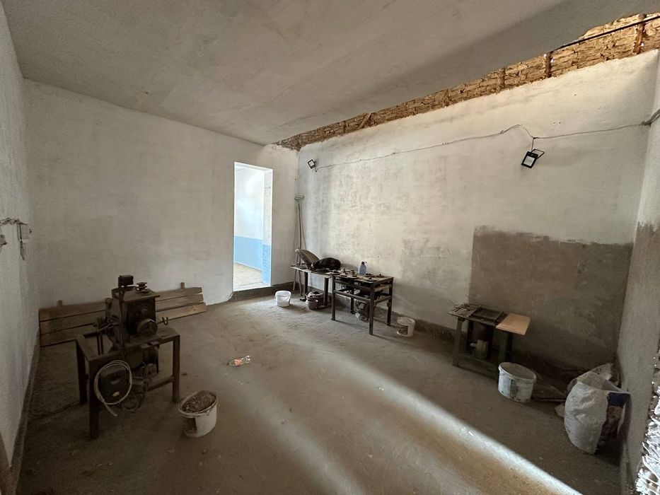 Ishlab chiqarish yoki yashash uchun ham joy stanoki bilan sotiladi