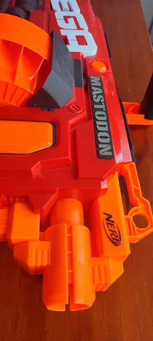 Mega nerf 83 cm MASTODON