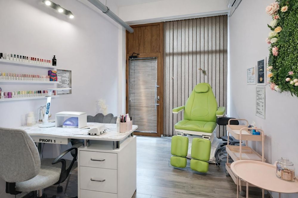 Дава се под наем Офис в Пловдив, Кючук Париж - 14 кв.м за 248.88 € - Снимка #2