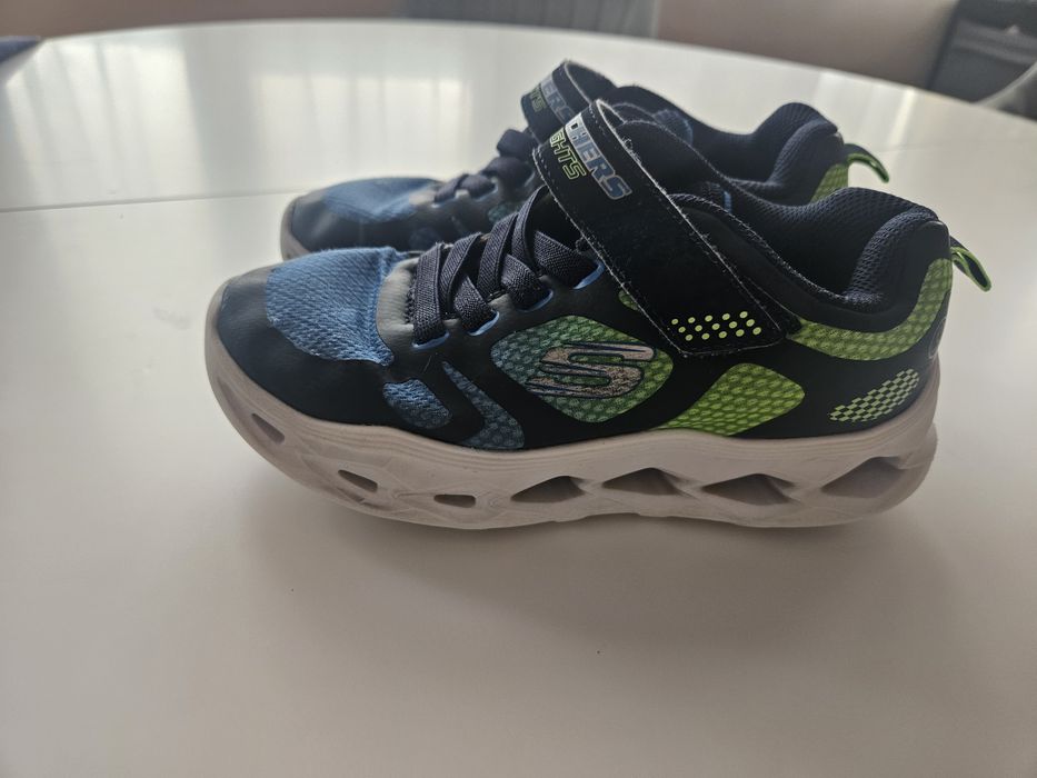 Светещи маратонки Skechers 32