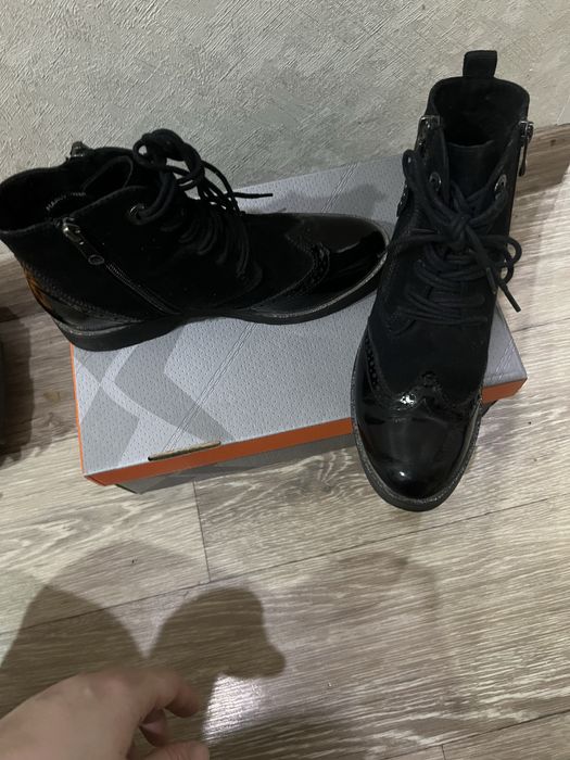 Продам ботинки осень/весна женские