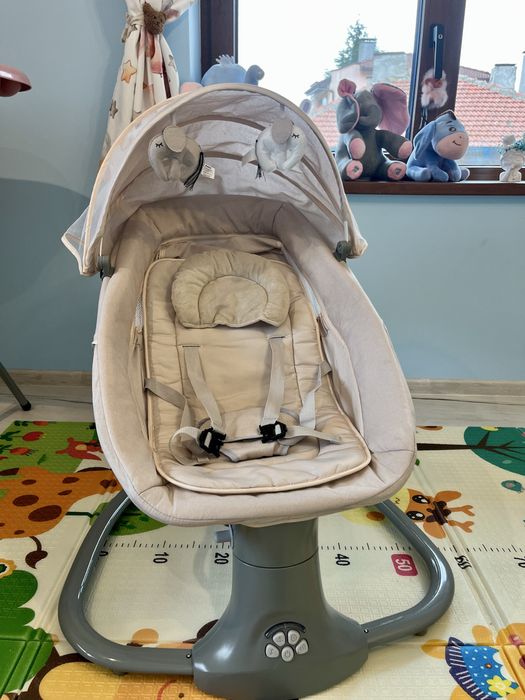 Детска люлка.