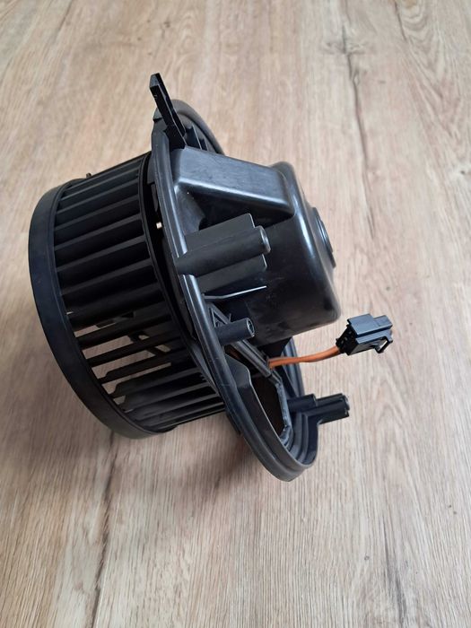 Ventilator habitaclu / Aeroterma original 5Q1819021A, cu probleme