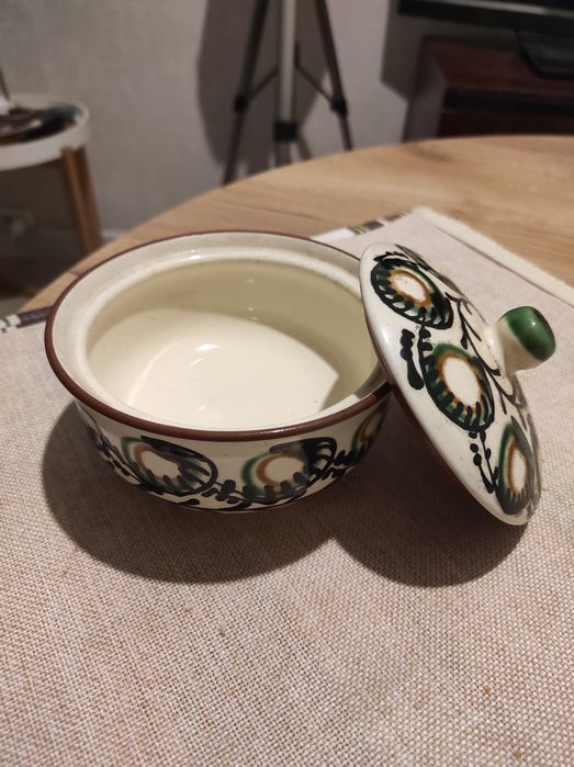 Глиняный набор посуды прошлого века