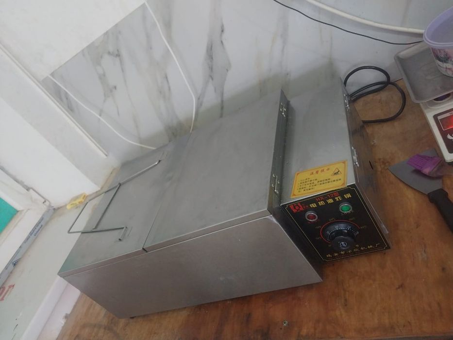 Срочно продаётся  фрютерница-чебуречница