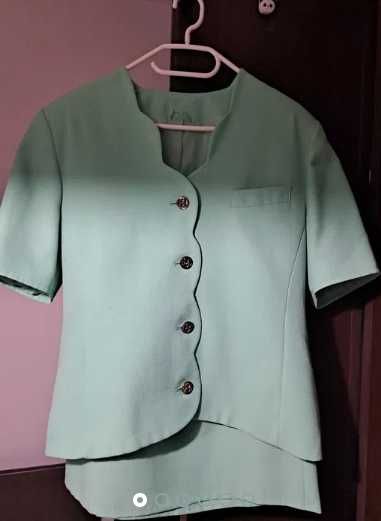 Costum cu sacou si fusta marimea 40