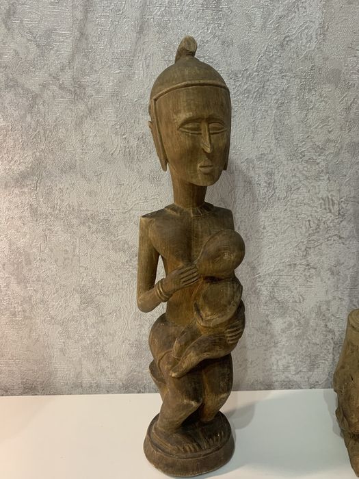 Деревяные маски и статуэтки