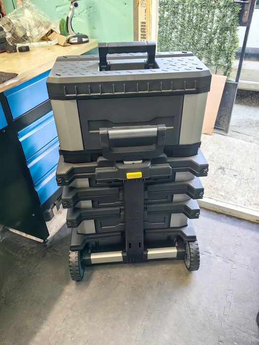 Куфар Stanley за инструменти пластмасов на колела 568x893x389 мм, 50