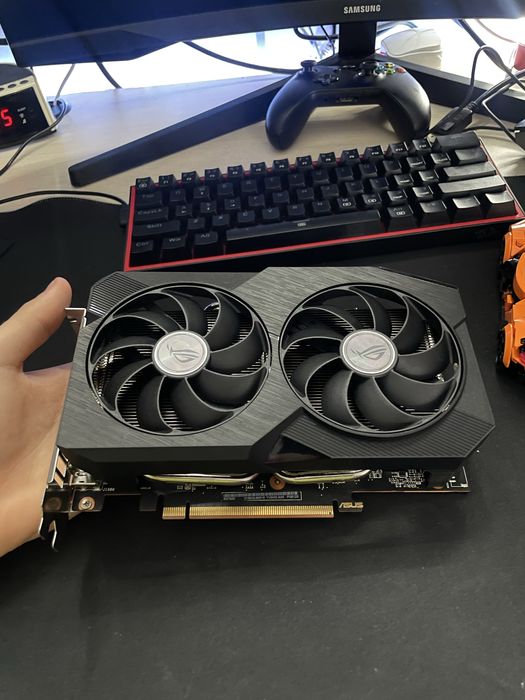 Vand placa video Asus rx7600