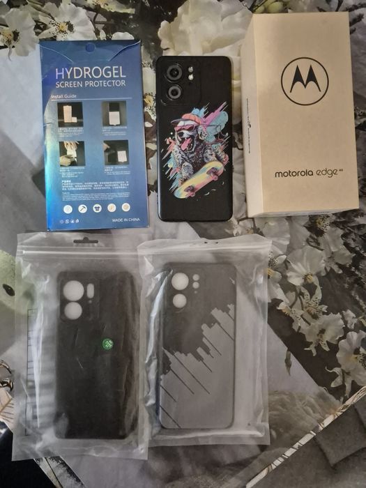 Vand Motorola Edge 40 negru- 256 Gb