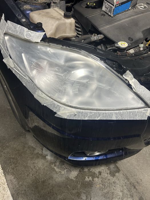 Polish faruri polimer faruri auto