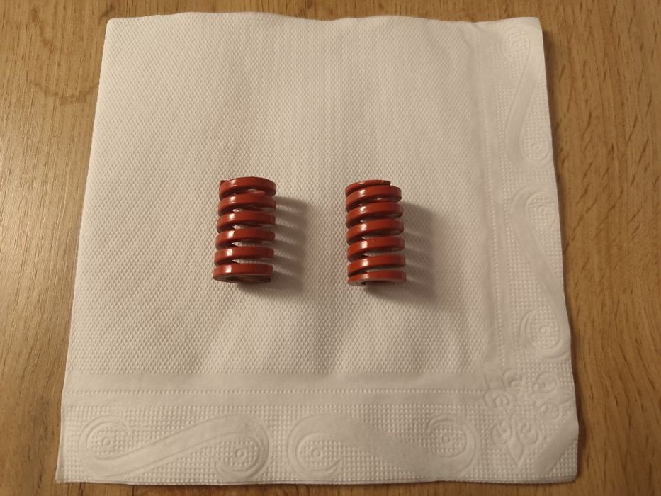 Щанцови пружини за автоматично отваряне на багажник