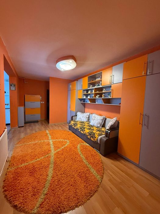 Inchiriez Apartament