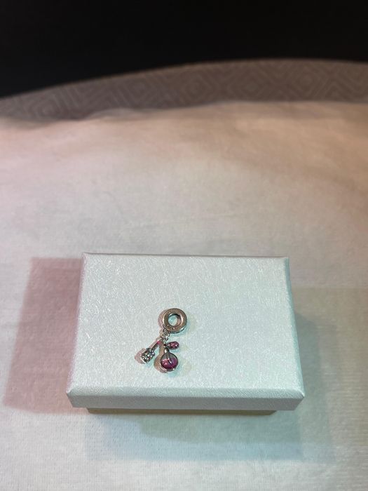 Charm Pandora cu ruj si parfum argint 925