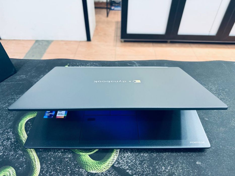 Laptop Dynabook Core i7-1185G7 8GB 256GB
