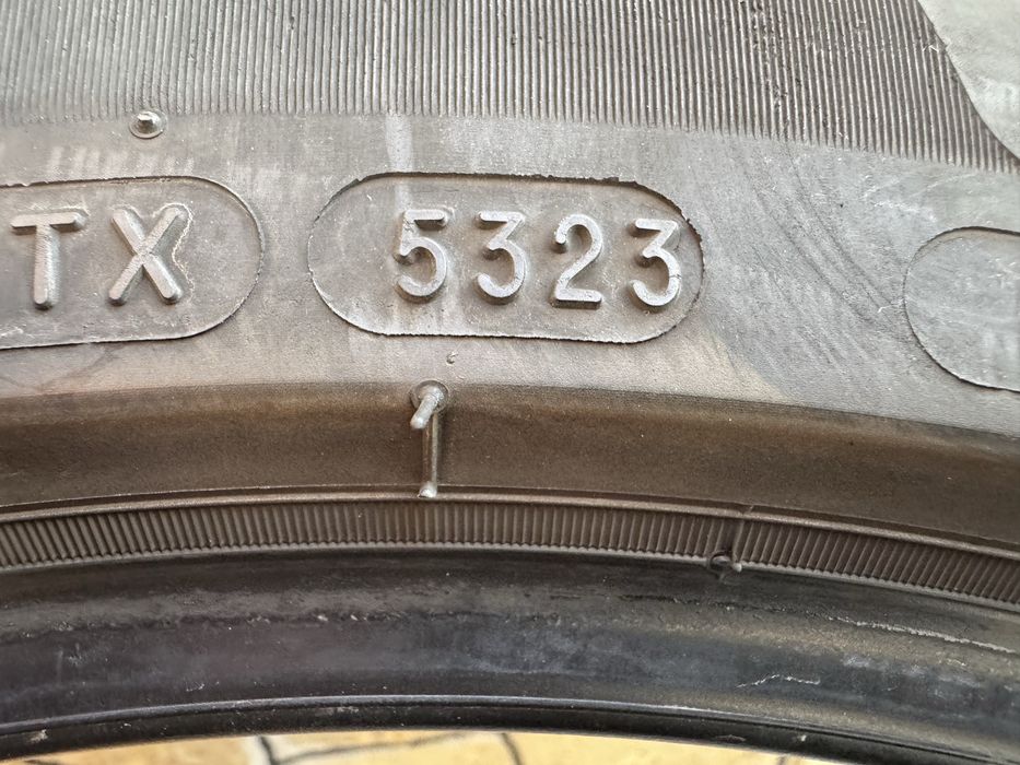 Автомобилни гуми 235 45 18 Mishelin
