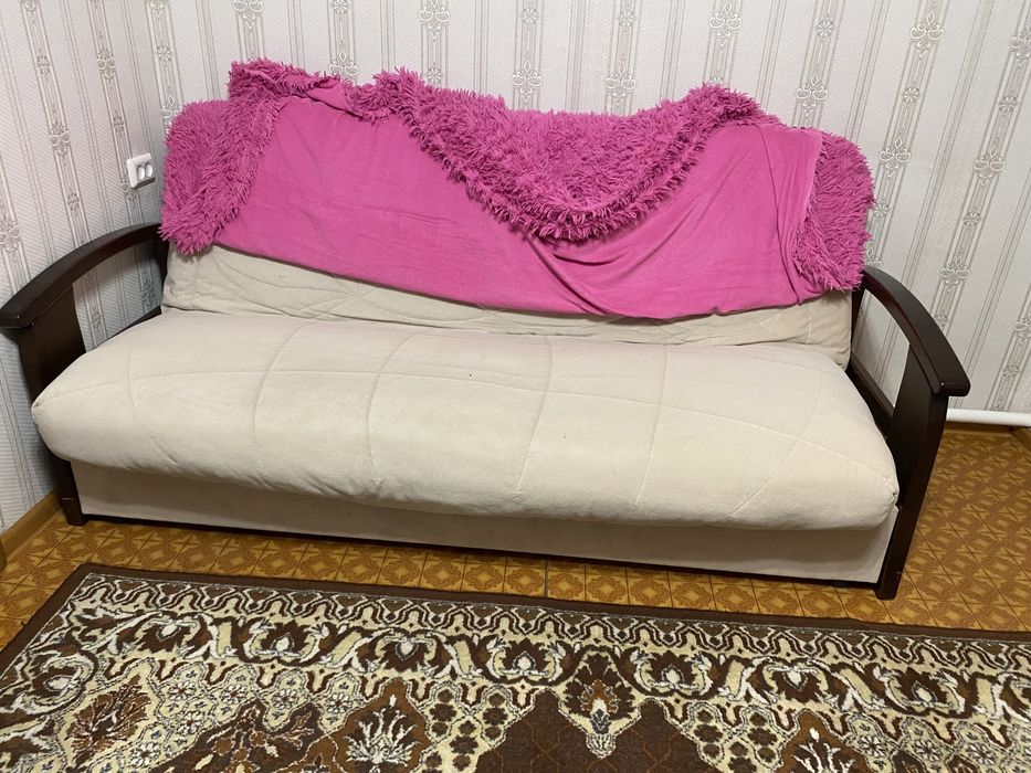 Диванв хорошем состоянии