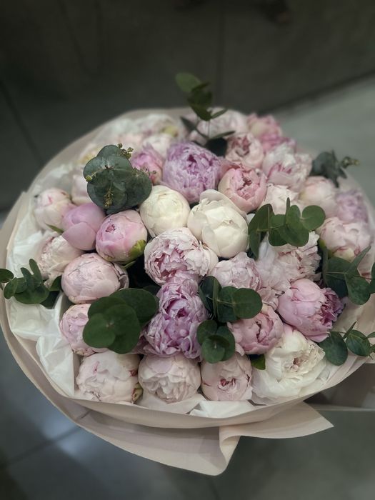 Букет цветов пионы