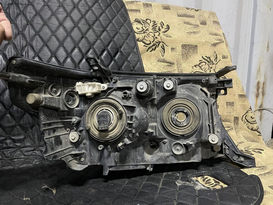 Land cruiser 200 фара передний