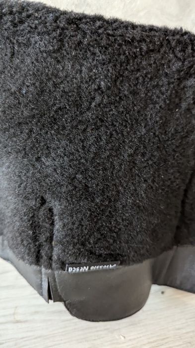 Продам новые зимние сапоги .