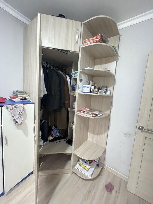 Угловой шкаф