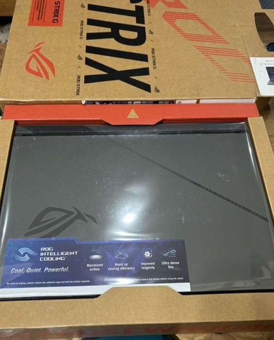 Asus Rog Strix G16 Ryzen 9955HX RTX5060