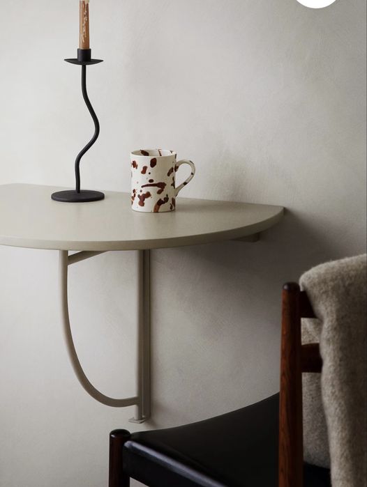 Hm маса сгъваема за стена