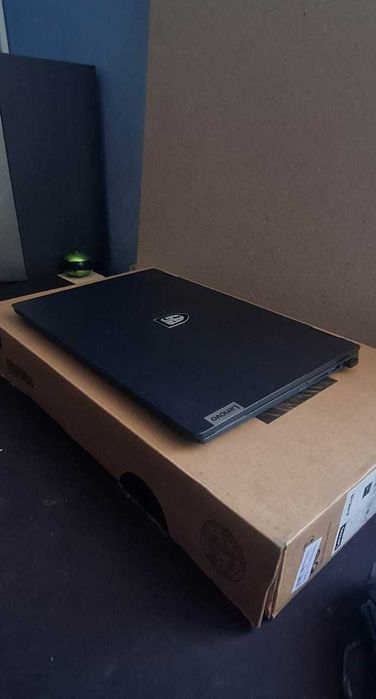 Лаптоп Lenovo Flex 5 14" Ryzen 7 16gb RAM