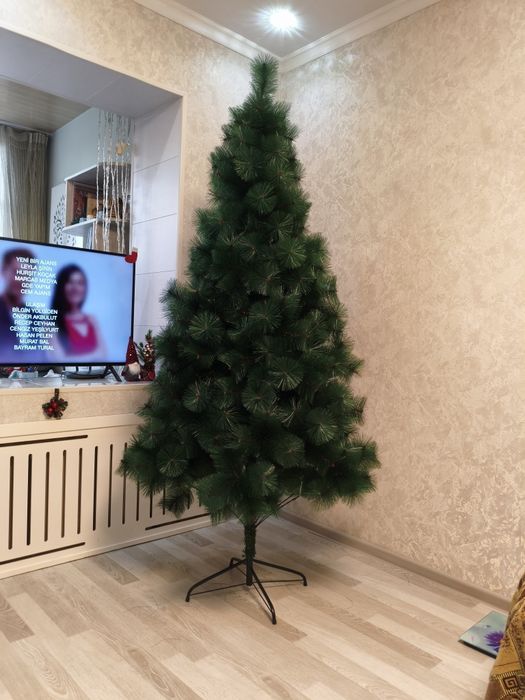 Продам ёлку 210см