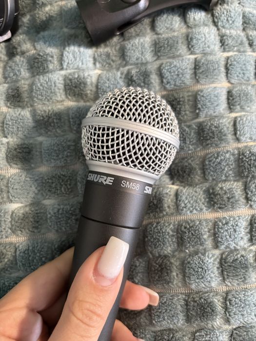 Microfon Shure+ mixer Behringer