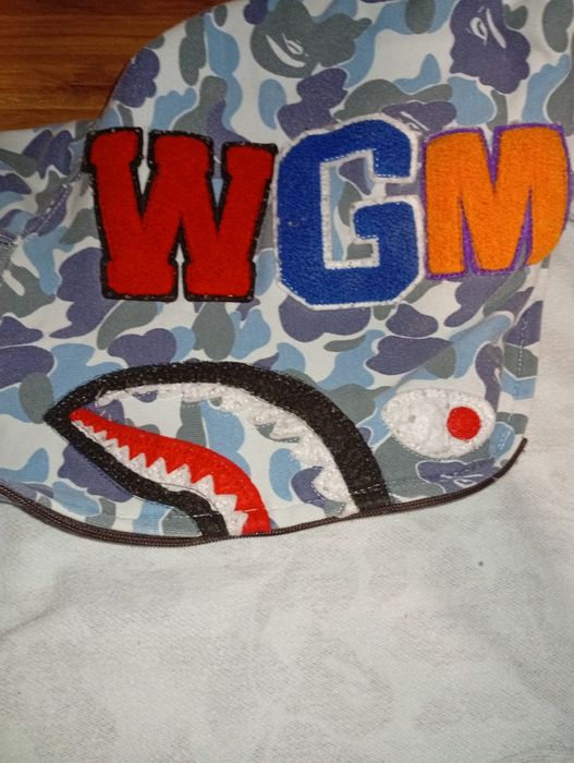 Hanorac bape are fermoar schimbat