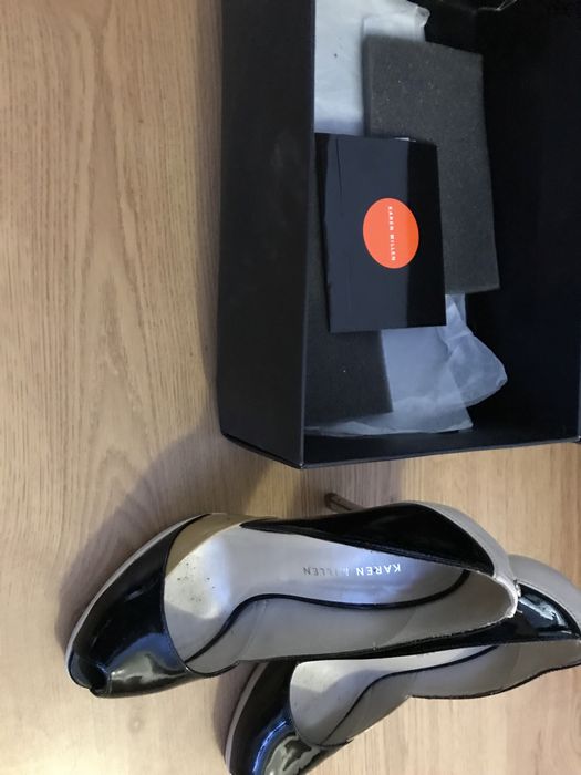 Обувки с ток Karen Millen