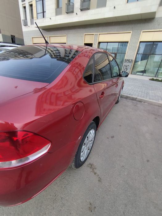 Продам Фольсваген поло 2013