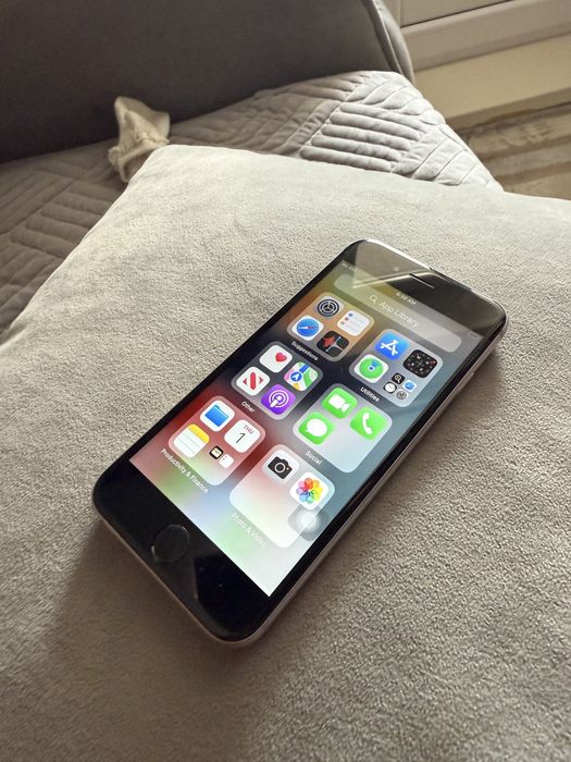 Продам Айфон 6s в рабочем состоянии