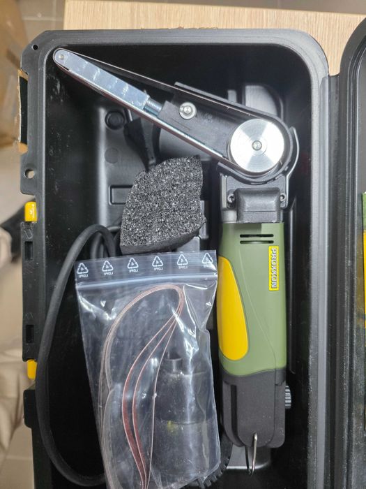 Proxxon BS/E - Minislefuitor de tip curea cu cap oscilant, 80 W