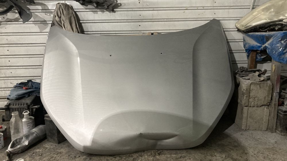 Капот весты продам