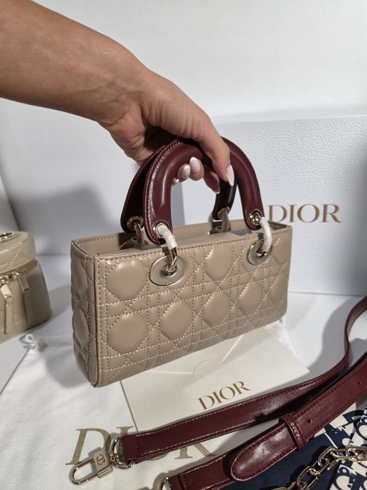 Налична чанта Dior D-Joy