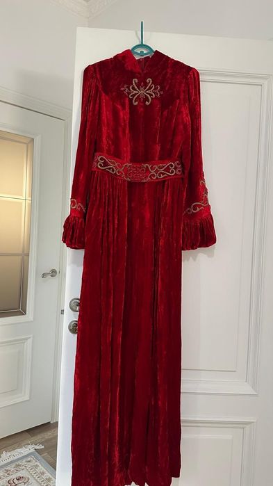 Продаю шикарное платье!