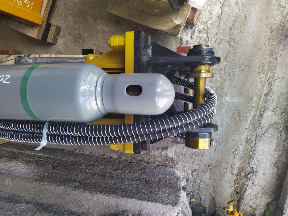 Чисто нов хидравличен чук