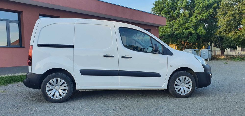 Citroën berlingo 1.6hdi. 2016г.