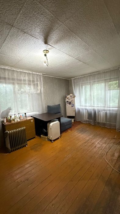 Продается 1.5 район магазина Валентина