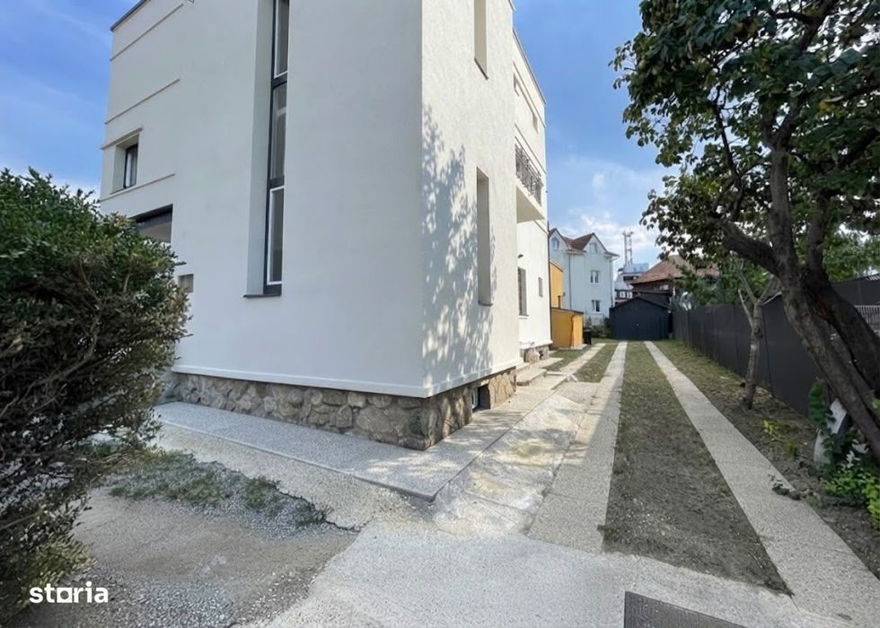 Vila de vanzare - Locuinta sau sediu firma - Zona buna/Sibiu