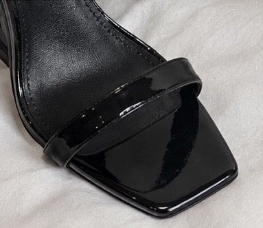 Saint Laurent Opyum sandale lacuite cu toc iconic