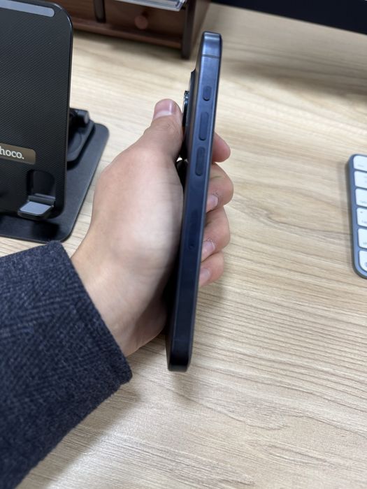 15 pro 256gb 87 %  700$