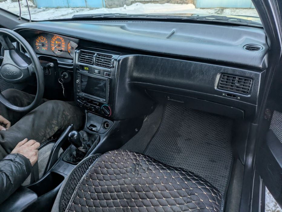 Продам Карину 1992 г. 1.6 объем