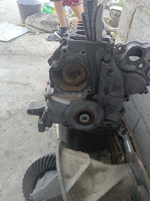 Продам двигатель 4М40