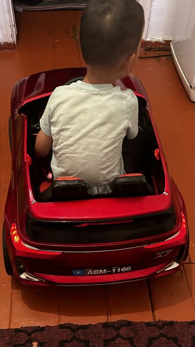 Продам детский машину